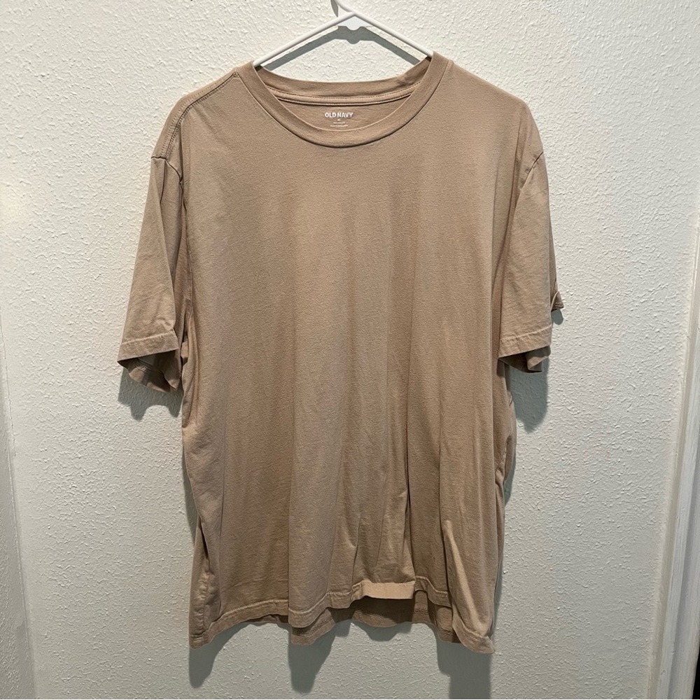 Old Navy Men's Tan T-Shirt